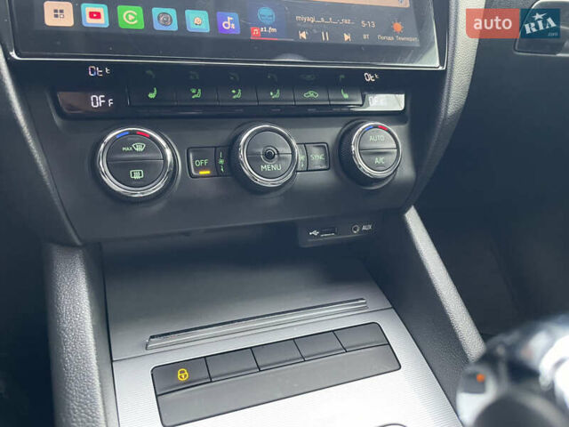 Белый Шкода Октавия, объемом двигателя 1.6 л и пробегом 175 тыс. км за 16000 $, фото 29 на Automoto.ua