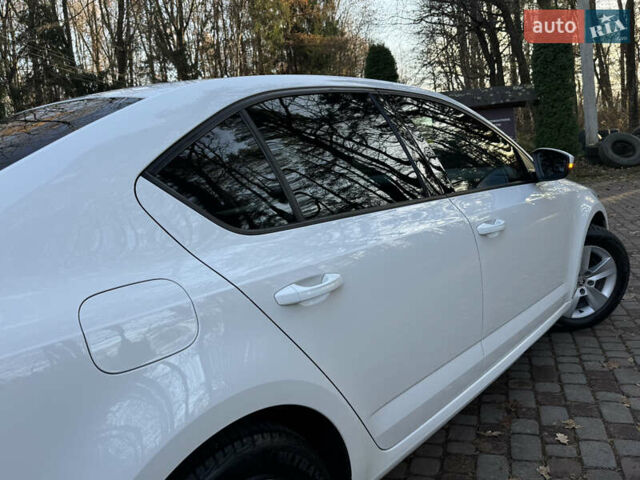 Белый Шкода Октавия, объемом двигателя 1.6 л и пробегом 207 тыс. км за 10499 $, фото 52 на Automoto.ua