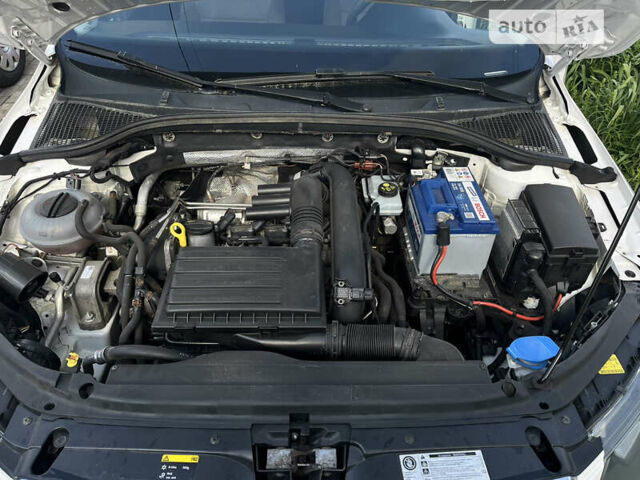 Белый Шкода Октавия, объемом двигателя 1.2 л и пробегом 322 тыс. км за 8300 $, фото 10 на Automoto.ua