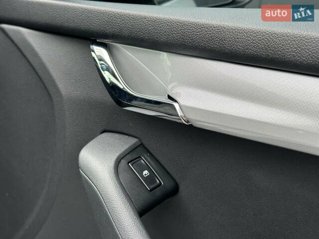 Білий Шкода Октавія, об'ємом двигуна 2 л та пробігом 265 тис. км за 11850 $, фото 62 на Automoto.ua