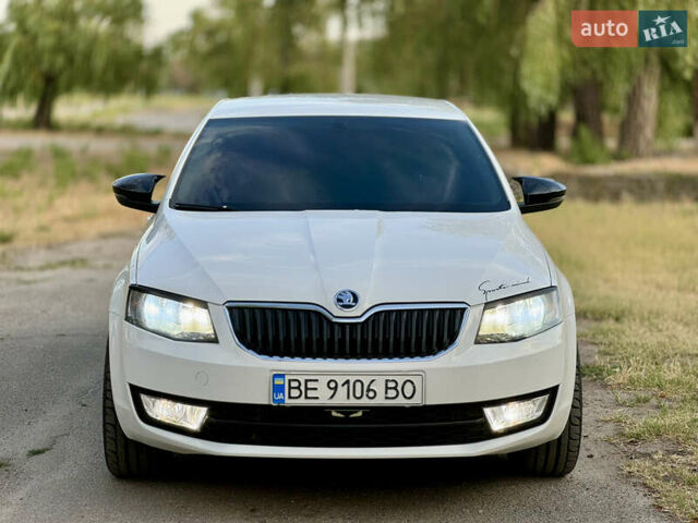 Білий Шкода Октавія, об'ємом двигуна 1.8 л та пробігом 220 тис. км за 12999 $, фото 1 на Automoto.ua