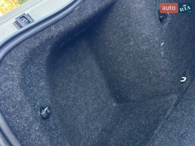 Белый Шкода Октавия, объемом двигателя 1.6 л и пробегом 207 тыс. км за 10499 $, фото 128 на Automoto.ua