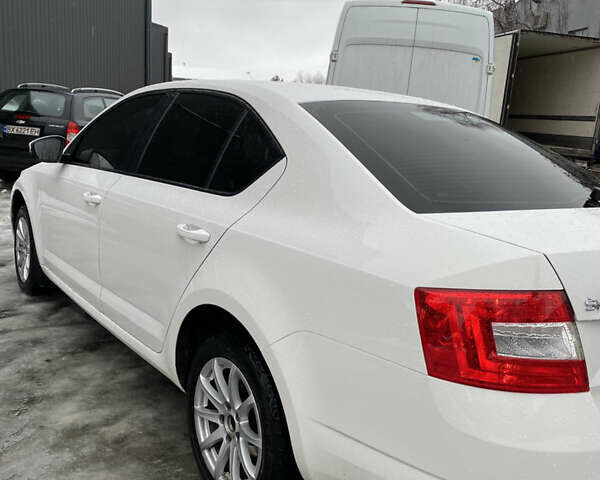 Белый Шкода Октавия, объемом двигателя 1.4 л и пробегом 340 тыс. км за 9800 $, фото 5 на Automoto.ua