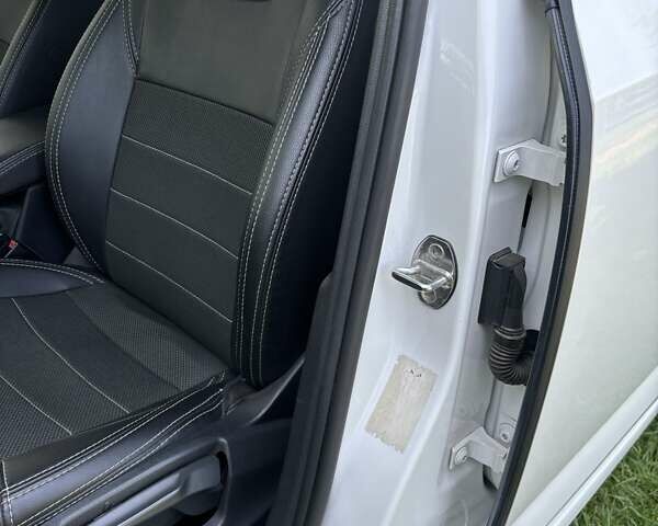 Белый Шкода Октавия, объемом двигателя 1.4 л и пробегом 187 тыс. км за 12500 $, фото 36 на Automoto.ua