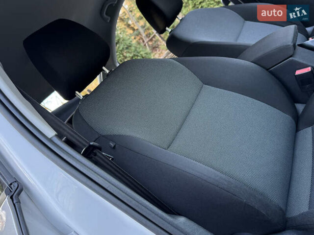 Белый Шкода Октавия, объемом двигателя 1.6 л и пробегом 207 тыс. км за 10499 $, фото 104 на Automoto.ua