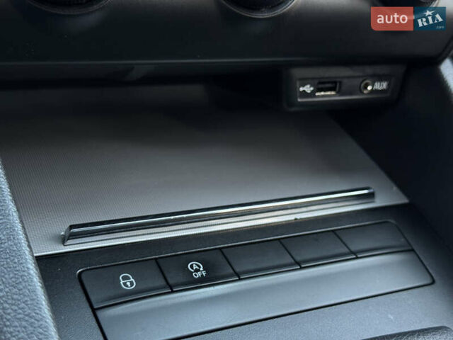 Белый Шкода Октавия, объемом двигателя 1.6 л и пробегом 207 тыс. км за 10499 $, фото 94 на Automoto.ua