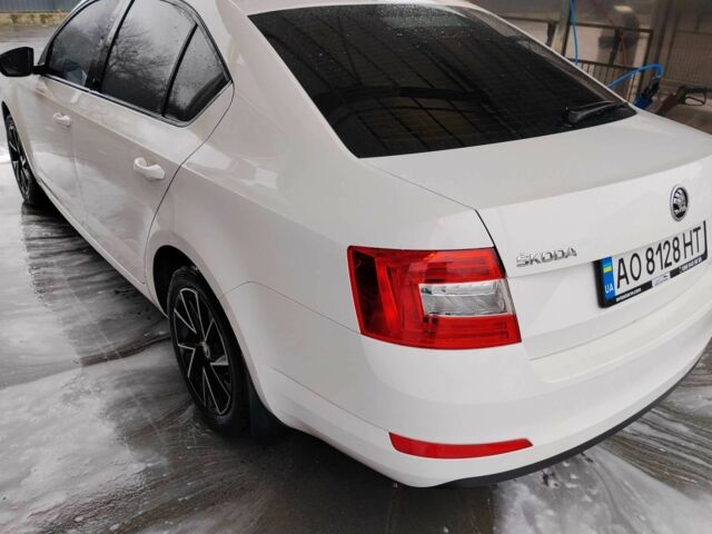 Білий Шкода Октавія, об'ємом двигуна 1.6 л та пробігом 238 тис. км за 10000 $, фото 5 на Automoto.ua