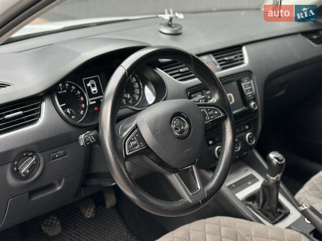 Білий Шкода Октавія, об'ємом двигуна 2 л та пробігом 265 тис. км за 11850 $, фото 45 на Automoto.ua