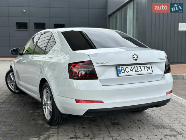 Білий Шкода Октавія, об'ємом двигуна 2 л та пробігом 265 тис. км за 11850 $, фото 29 на Automoto.ua