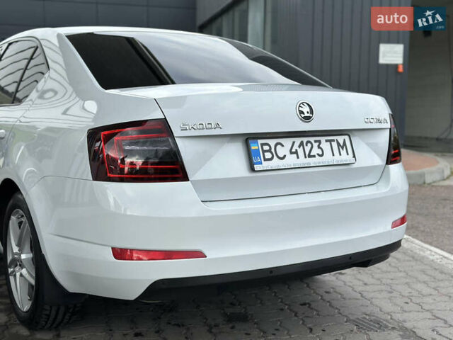 Білий Шкода Октавія, об'ємом двигуна 2 л та пробігом 265 тис. км за 11850 $, фото 32 на Automoto.ua
