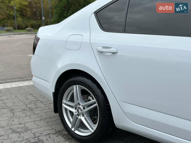 Білий Шкода Октавія, об'ємом двигуна 2 л та пробігом 265 тис. км за 11850 $, фото 12 на Automoto.ua