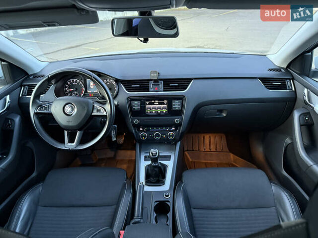 Белый Шкода Октавия, объемом двигателя 2 л и пробегом 163 тыс. км за 13999 $, фото 41 на Automoto.ua