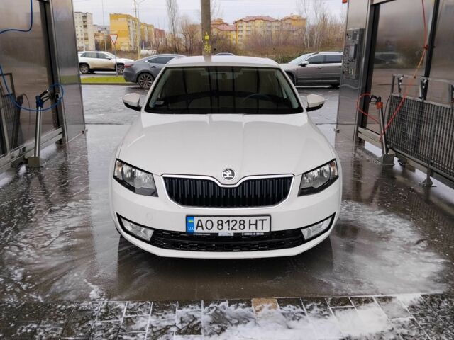 Білий Шкода Октавія, об'ємом двигуна 1.6 л та пробігом 238 тис. км за 10000 $, фото 1 на Automoto.ua