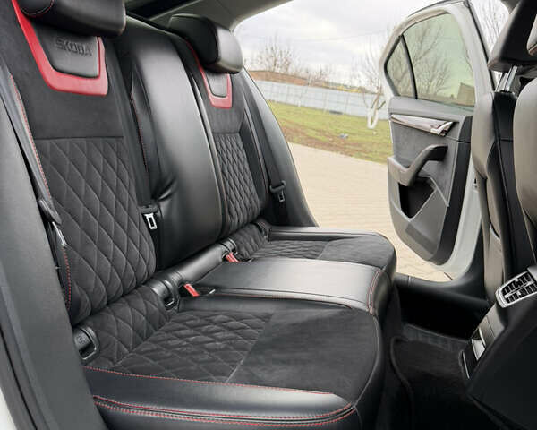 Білий Шкода Октавія, об'ємом двигуна 1.8 л та пробігом 192 тис. км за 10499 $, фото 36 на Automoto.ua