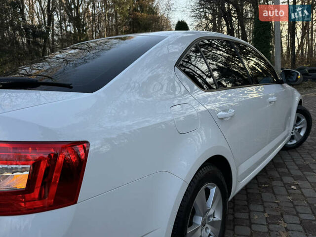 Белый Шкода Октавия, объемом двигателя 1.6 л и пробегом 207 тыс. км за 10499 $, фото 51 на Automoto.ua