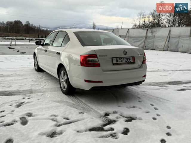 Білий Шкода Октавія, об'ємом двигуна 1.6 л та пробігом 157 тис. км за 10800 $, фото 13 на Automoto.ua