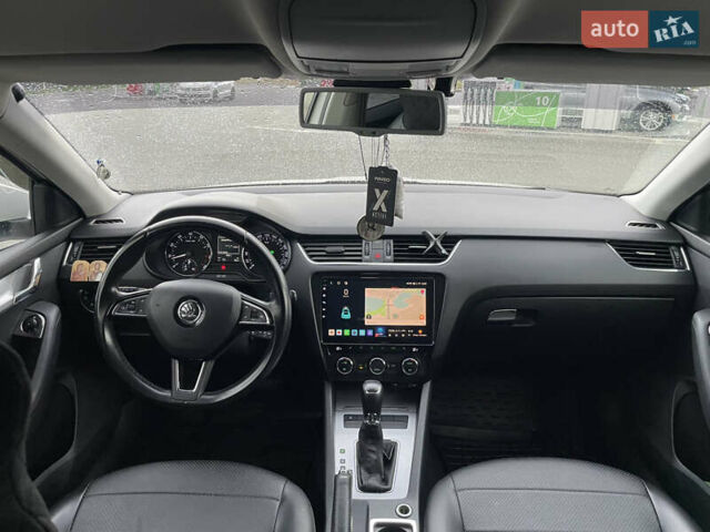 Белый Шкода Октавия, объемом двигателя 1.6 л и пробегом 175 тыс. км за 16000 $, фото 19 на Automoto.ua