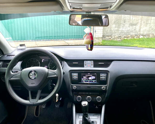 Білий Шкода Октавія, об'ємом двигуна 1.4 л та пробігом 173 тис. км за 9900 $, фото 11 на Automoto.ua