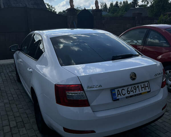 Белый Шкода Октавия, объемом двигателя 1.2 л и пробегом 322 тыс. км за 8300 $, фото 4 на Automoto.ua