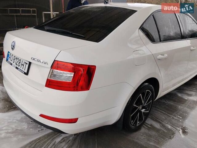 Білий Шкода Октавія, об'ємом двигуна 1.6 л та пробігом 230 тис. км за 10000 $, фото 8 на Automoto.ua