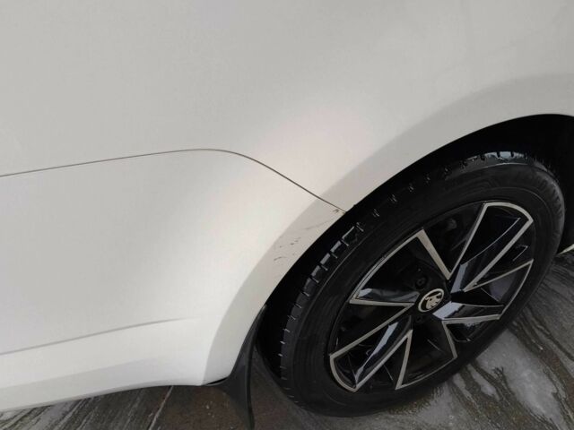 Білий Шкода Октавія, об'ємом двигуна 1.6 л та пробігом 238 тис. км за 10000 $, фото 9 на Automoto.ua