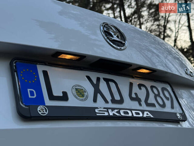 Белый Шкода Октавия, объемом двигателя 1.6 л и пробегом 207 тыс. км за 10499 $, фото 63 на Automoto.ua