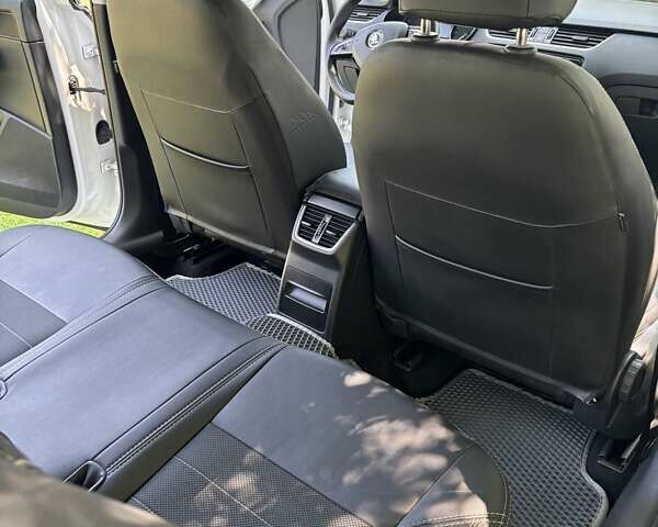 Белый Шкода Октавия, объемом двигателя 1.4 л и пробегом 187 тыс. км за 12500 $, фото 23 на Automoto.ua