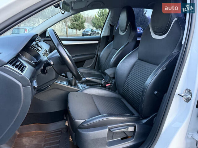 Белый Шкода Октавия, объемом двигателя 2 л и пробегом 163 тыс. км за 13999 $, фото 68 на Automoto.ua