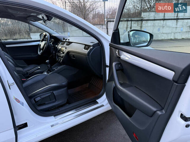 Белый Шкода Октавия, объемом двигателя 2 л и пробегом 163 тыс. км за 13999 $, фото 32 на Automoto.ua