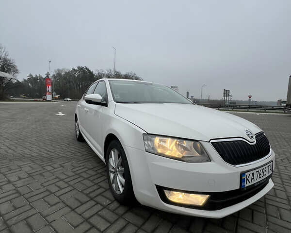 Белый Шкода Октавия, объемом двигателя 1.6 л и пробегом 350 тыс. км за 10600 $, фото 7 на Automoto.ua