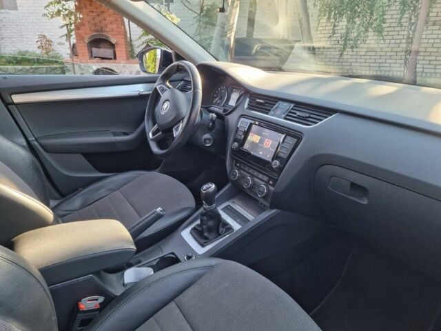 Белый Шкода Октавия, объемом двигателя 2 л и пробегом 285 тыс. км за 11900 $, фото 6 на Automoto.ua