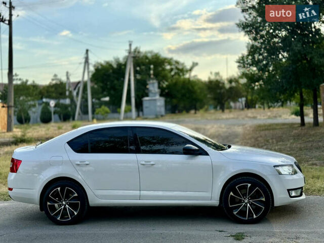 Білий Шкода Октавія, об'ємом двигуна 1.8 л та пробігом 220 тис. км за 12999 $, фото 3 на Automoto.ua