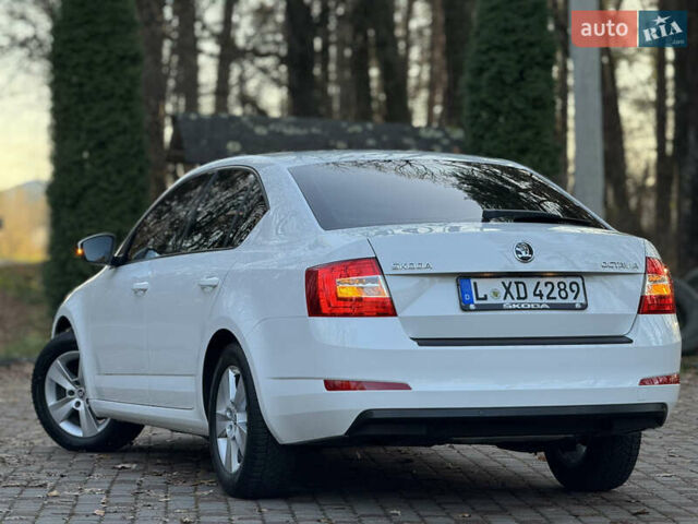 Белый Шкода Октавия, объемом двигателя 1.6 л и пробегом 207 тыс. км за 10499 $, фото 56 на Automoto.ua