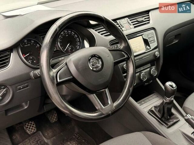 Білий Шкода Октавія, об'ємом двигуна 1.2 л та пробігом 270 тис. км за 8790 $, фото 15 на Automoto.ua