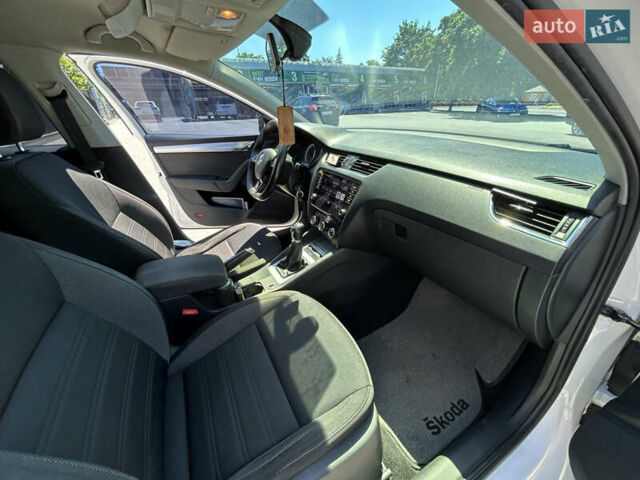 Белый Шкода Октавия, объемом двигателя 1.4 л и пробегом 170 тыс. км за 14500 $, фото 9 на Automoto.ua