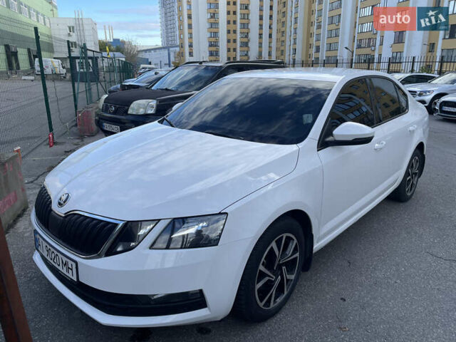 Шкода Октавія 2017 у Києві на Automoto.ua Білий Шкода Октавія, об'ємом двигуна 1.4 л та пробігом 120 тис. км за 13700 $, фото 4 на Automoto.ua