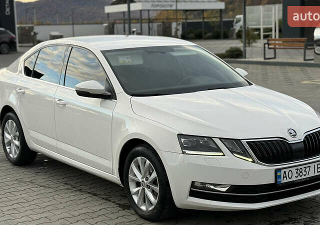 Білий Шкода Октавія, об'ємом двигуна 1.6 л та пробігом 260 тис. км за 13950 $, фото 13 на Automoto.ua