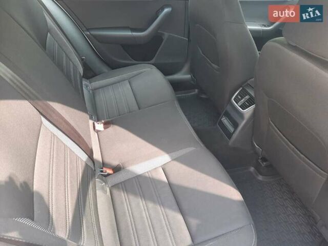 Белый Шкода Октавия, объемом двигателя 1.4 л и пробегом 111 тыс. км за 13608 $, фото 7 на Automoto.ua