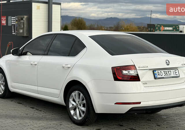 Білий Шкода Октавія, об'ємом двигуна 1.6 л та пробігом 260 тис. км за 13950 $, фото 7 на Automoto.ua