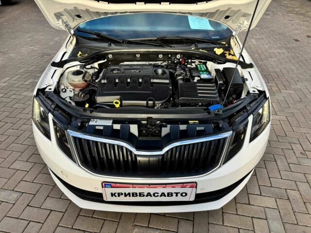 Білий Шкода Октавія, об'ємом двигуна 1.6 л та пробігом 209 тис. км за 13100 $, фото 3 на Automoto.ua