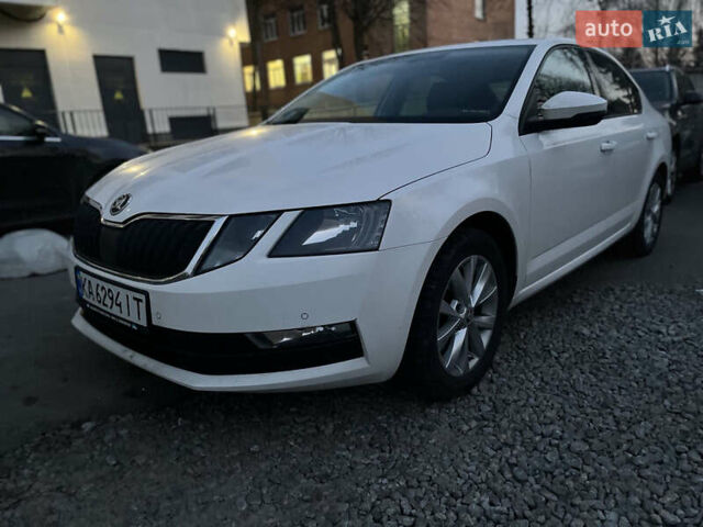Білий Шкода Октавія, об'ємом двигуна 1.6 л та пробігом 193 тис. км за 13850 $, фото 5 на Automoto.ua