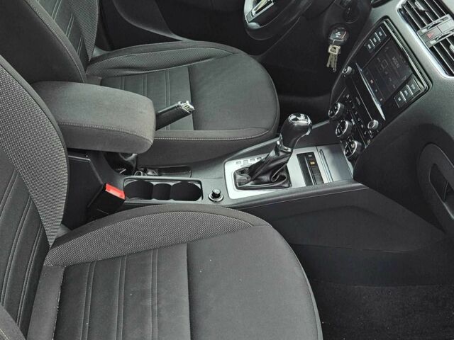 Белый Шкода Октавия, объемом двигателя 1.4 л и пробегом 236 тыс. км за 13750 $, фото 13 на Automoto.ua