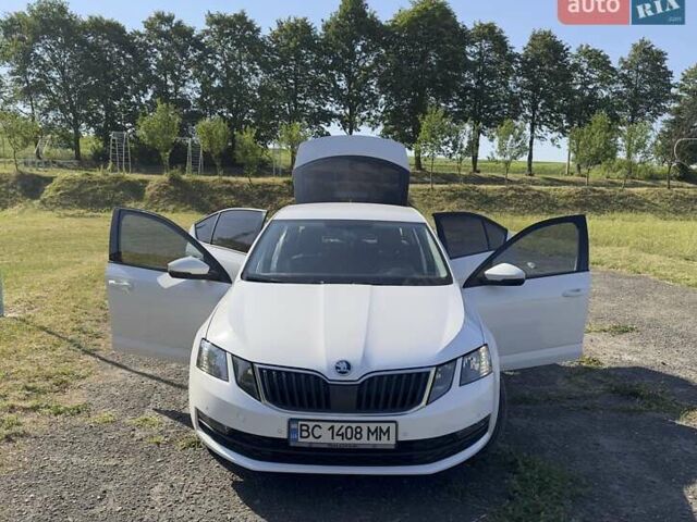 Белый Шкода Октавия, объемом двигателя 1.6 л и пробегом 176 тыс. км за 13500 $, фото 8 на Automoto.ua