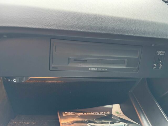 Белый Шкода Октавия, объемом двигателя 2 л и пробегом 212 тыс. км за 13500 $, фото 11 на Automoto.ua