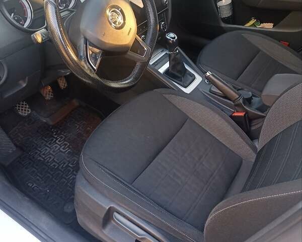 Белый Шкода Октавия, объемом двигателя 1.4 л и пробегом 142 тыс. км за 12500 $, фото 2 на Automoto.ua