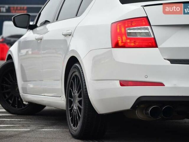 Белый Шкода Октавия, объемом двигателя 1.8 л и пробегом 130 тыс. км за 15555 $, фото 11 на Automoto.ua