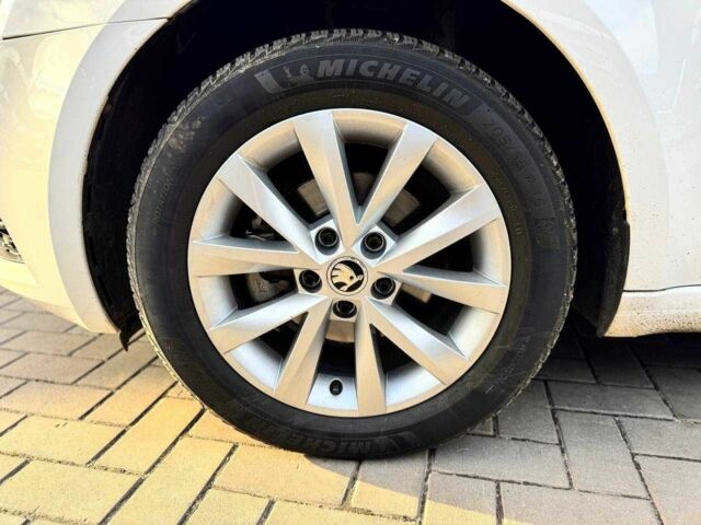 Білий Шкода Октавія, об'ємом двигуна 1.6 л та пробігом 209 тис. км за 13100 $, фото 17 на Automoto.ua