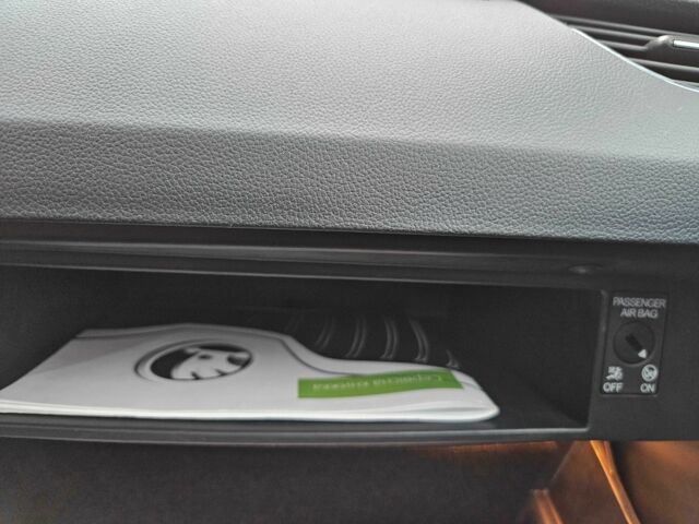 Шкода Октавия 2017 в Киеве на Automoto.ua Белый Шкода Октавия, объемом двигателя 1.4 л и пробегом 236 тыс. км за 13900 $, фото 6 на Automoto.ua