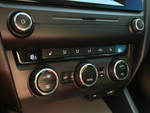 Белый Шкода Октавия, объемом двигателя 1.8 л и пробегом 127 тыс. км за 12999 $, фото 12 на Automoto.ua