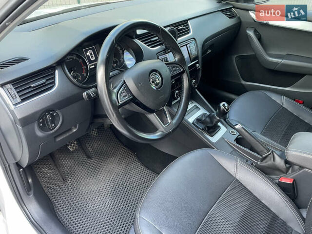 Шкода Октавія 2017 у Києві на Automoto.ua Білий Шкода Октавія, об'ємом двигуна 1.4 л та пробігом 120 тис. км за 13700 $, фото 1 на Automoto.ua